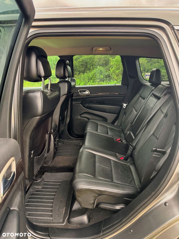 Jeep Grand Cherokee - 16