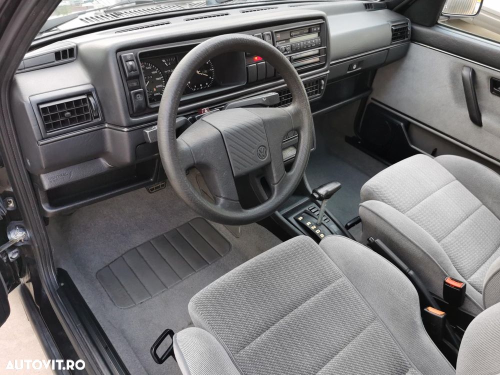 Volkswagen Jetta - 8