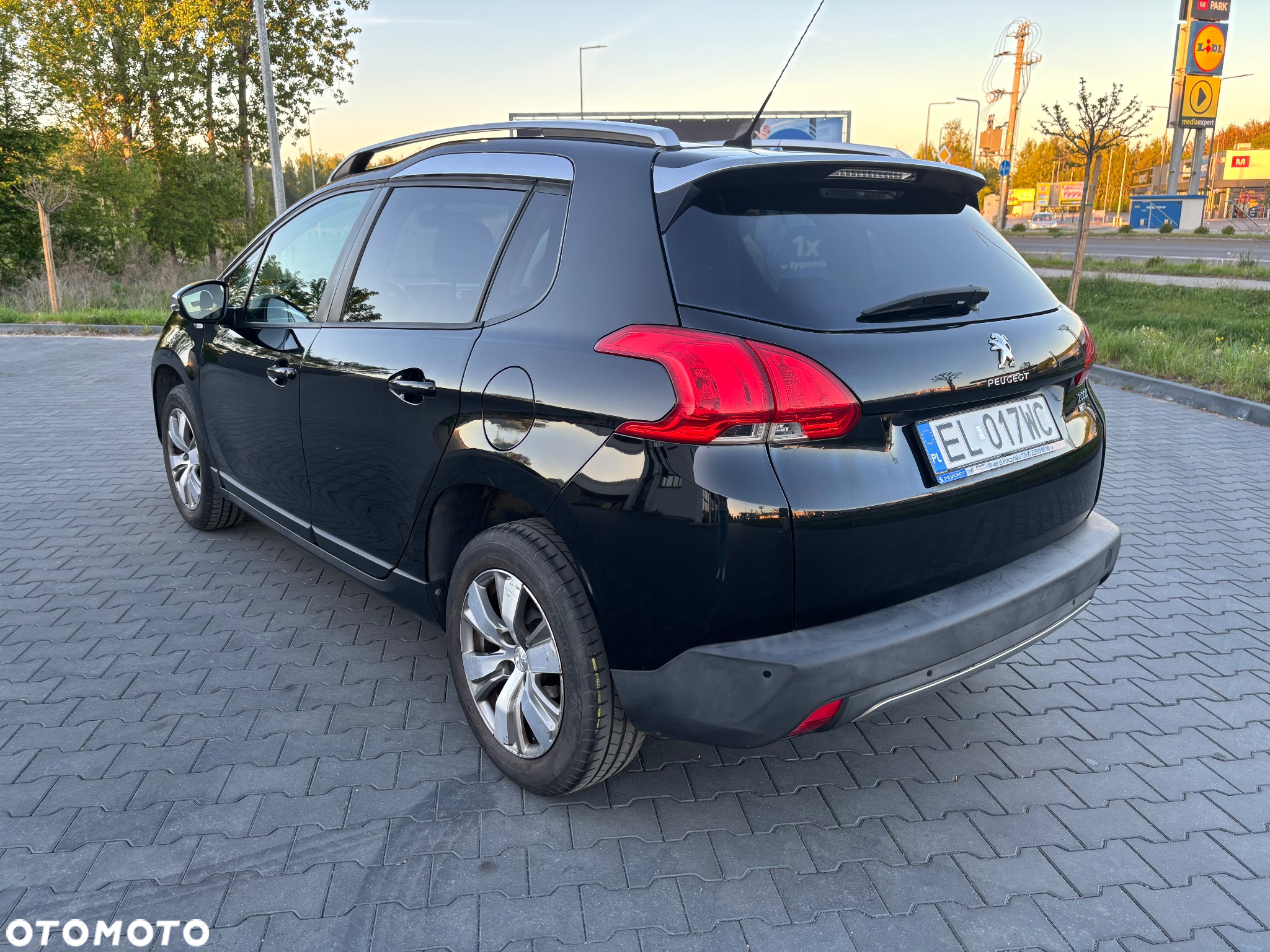 Peugeot 2008 1.2 Pure Tech Style S&S - 3