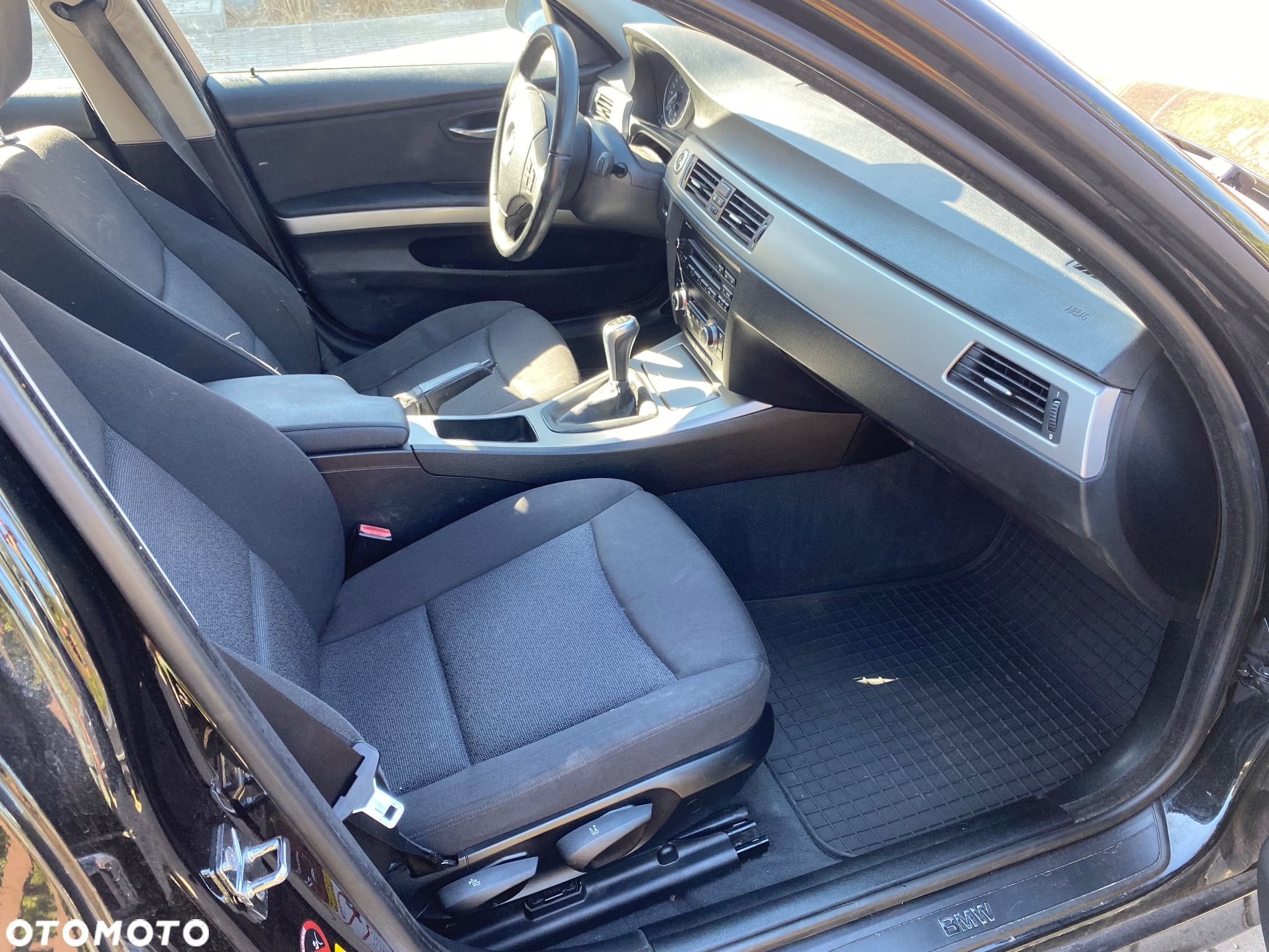 BMW Seria 3 318i Touring - 10