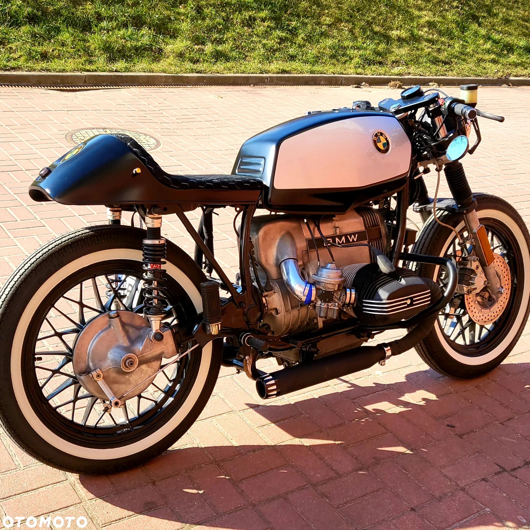 BMW R - 1