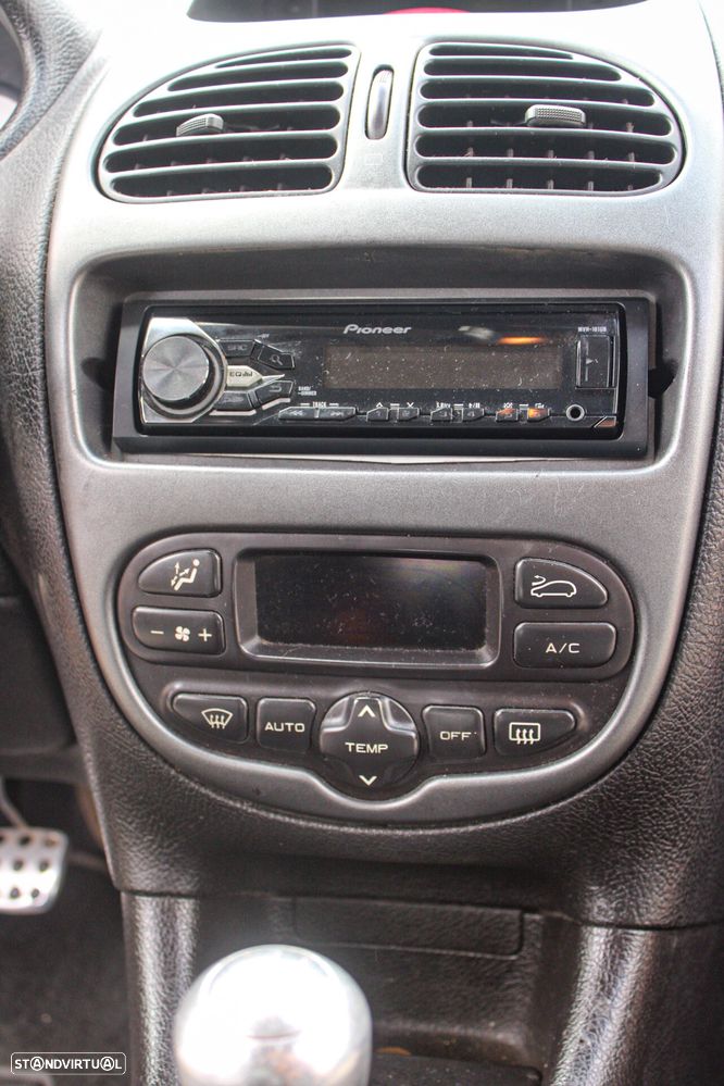 Peugeot 206 1.6 GTi - 12