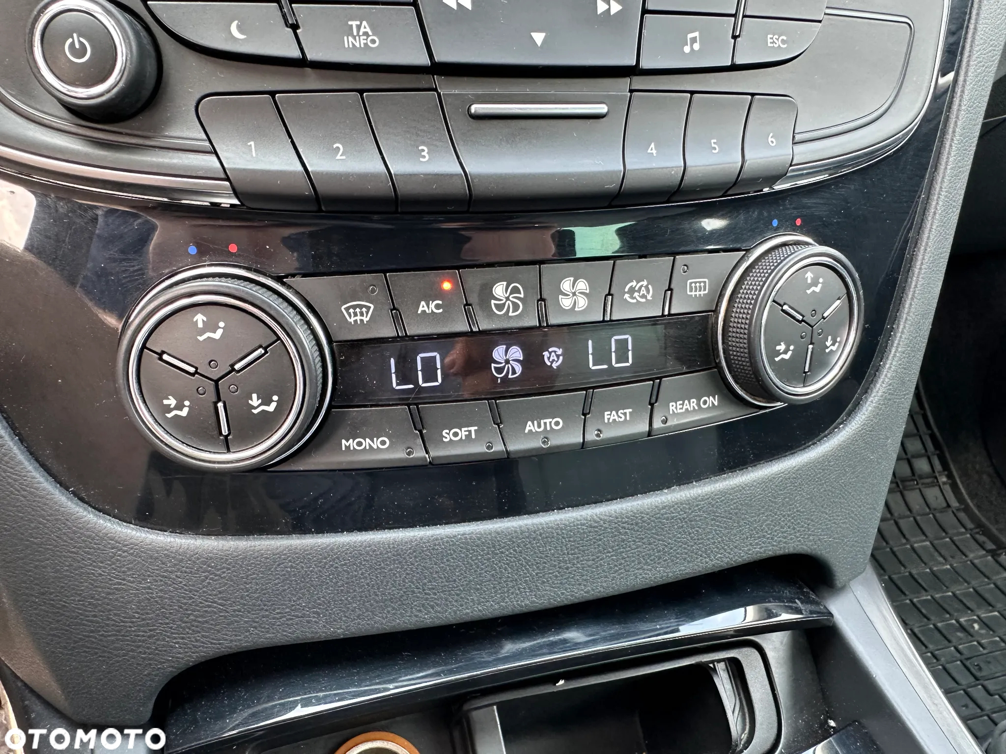 Peugeot 508 RXH 2.0 HDi HYbrid4 - 21