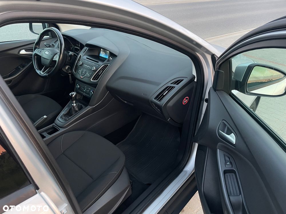 Ford Focus SW - 10