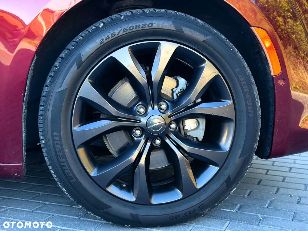 Chrysler Pacifica - 10