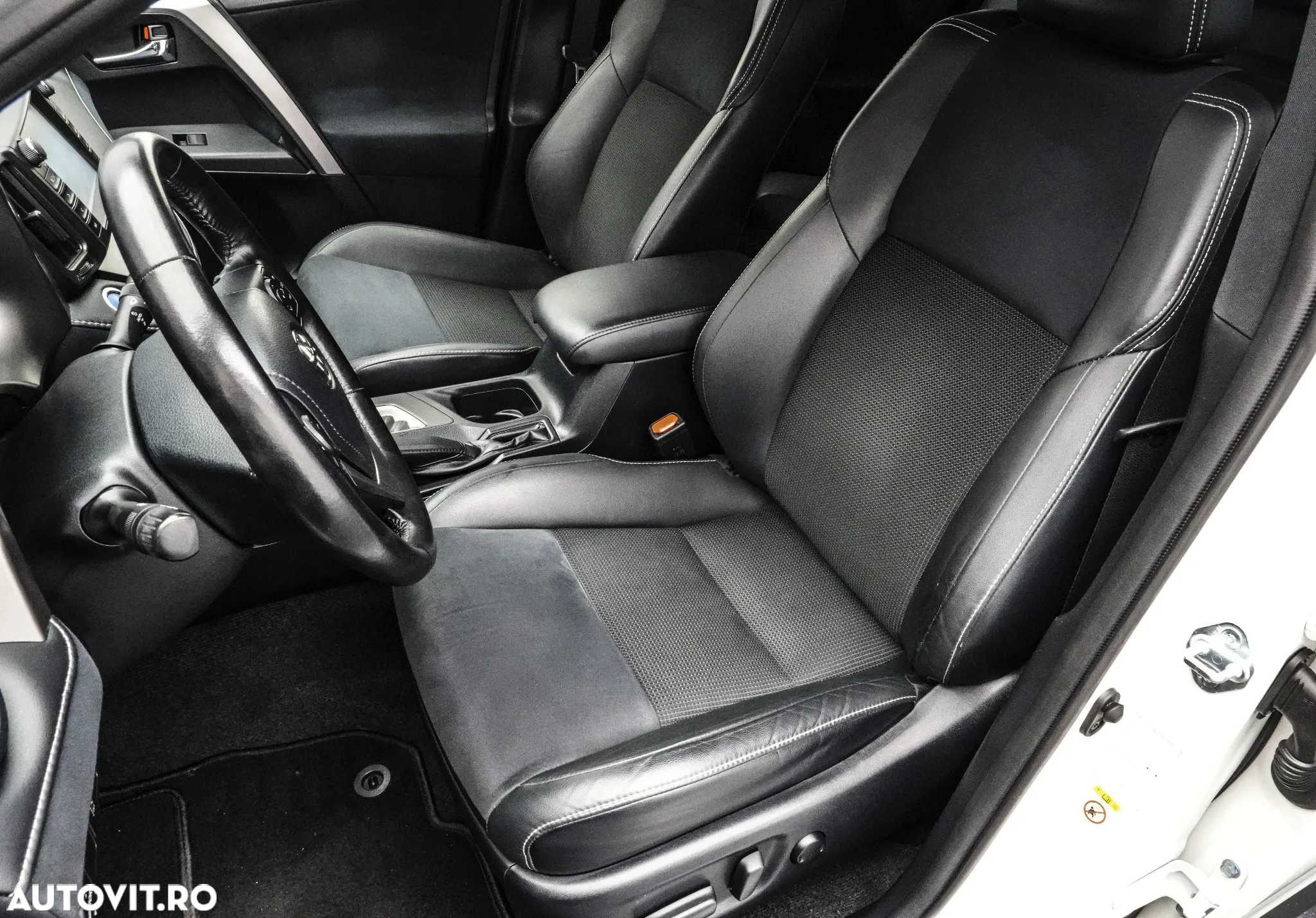 Toyota RAV4 2.5 VVT-i HSD 4x2 Executive - 13