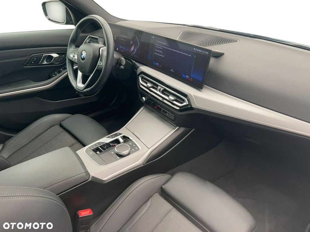 BMW Seria 3 318d mHEV - 14