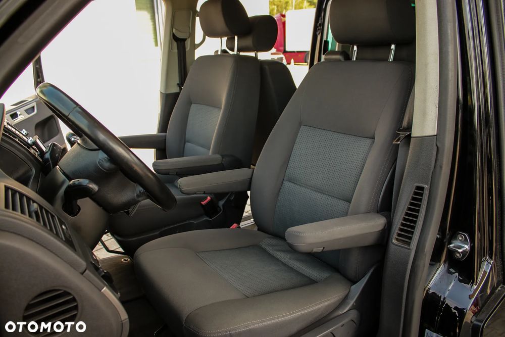 Volkswagen Multivan - 33