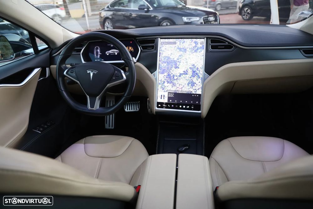 Tesla Model S 85D - 18