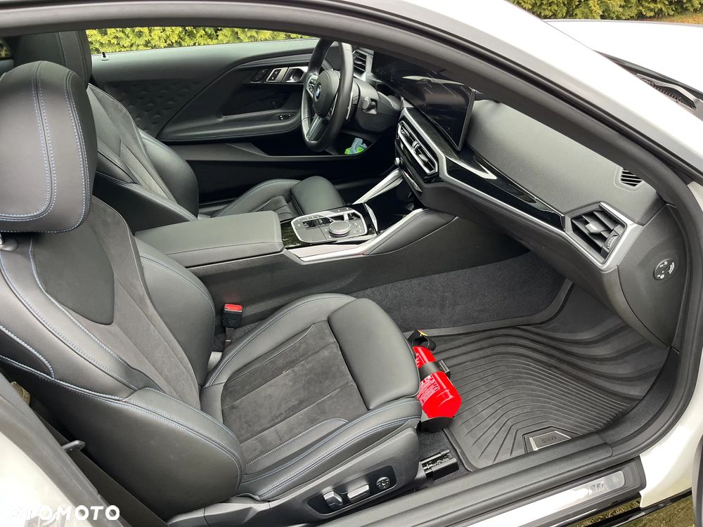 BMW Seria 2 220d M Sport - 24