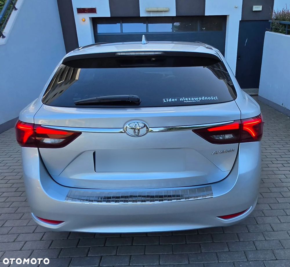 Toyota Avensis 1.8 Premium MS - 13