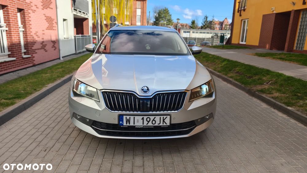 Skoda Superb 2.0 TDI SCR Ambition - 2