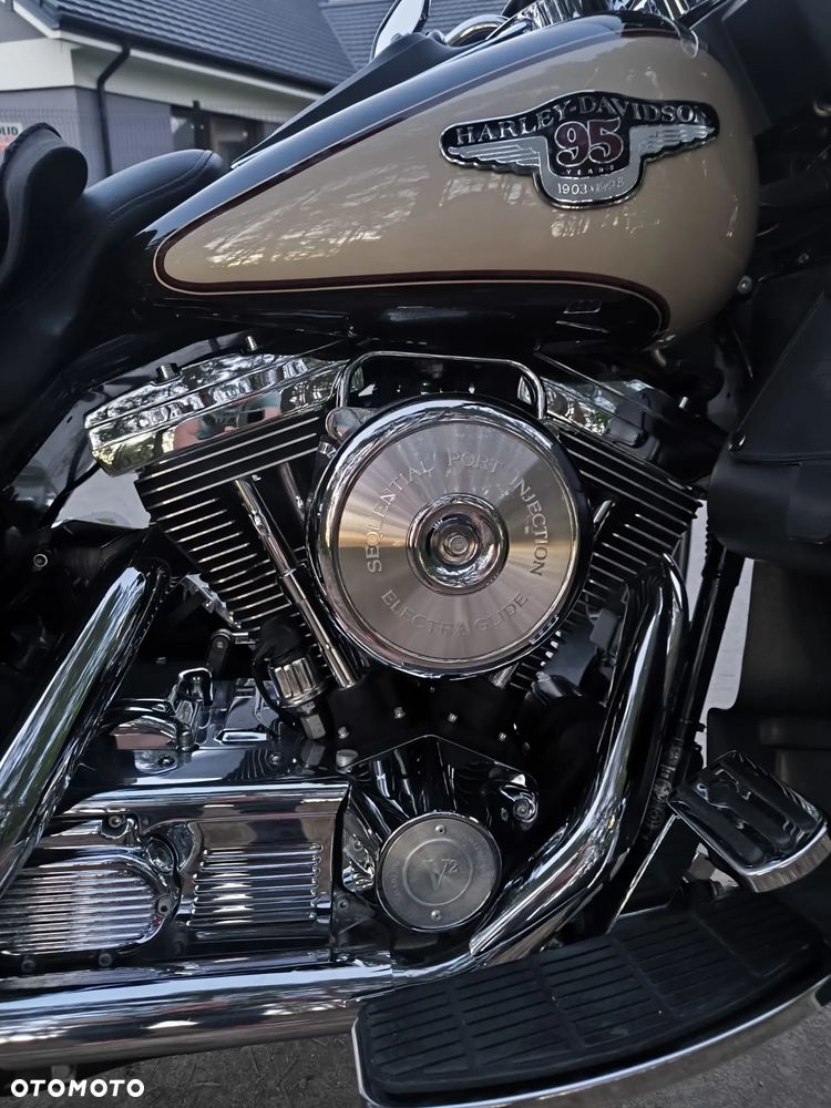 Harley-Davidson FLHTCU Ultra - 11