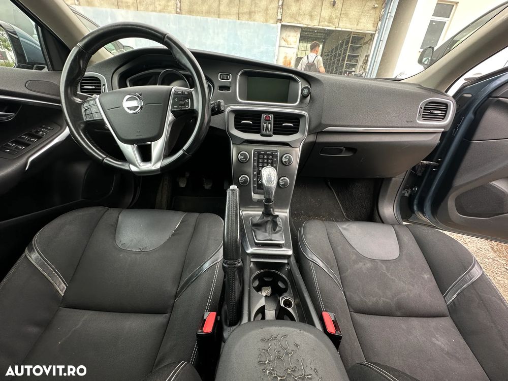 Dezmembrez piese Volvo V40 - 7
