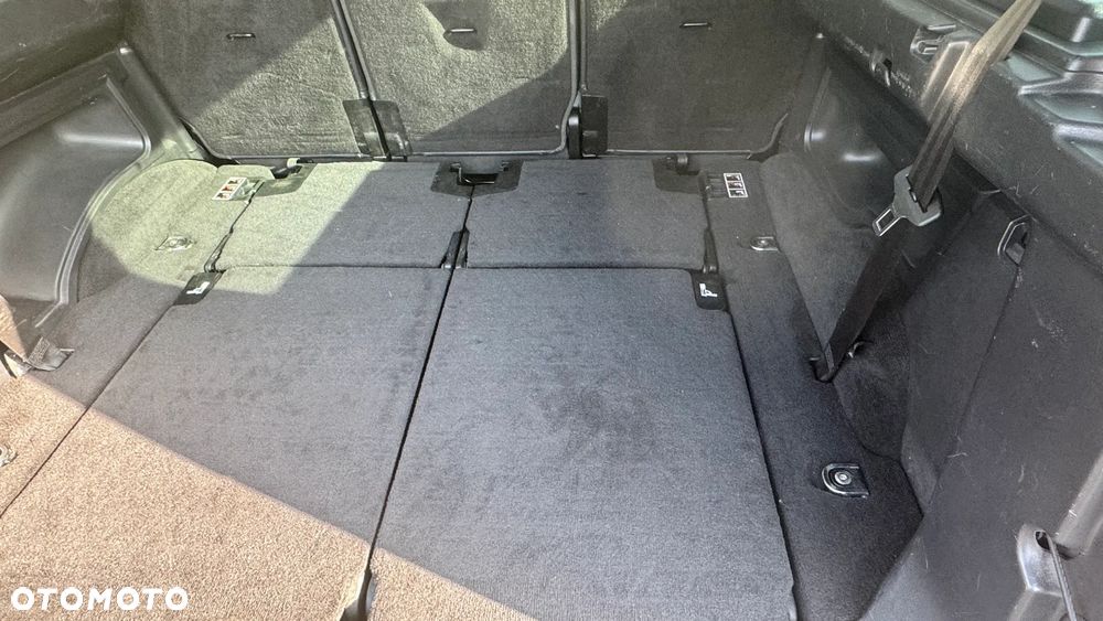 Land Rover Discovery 3.0D V6 SE - 6