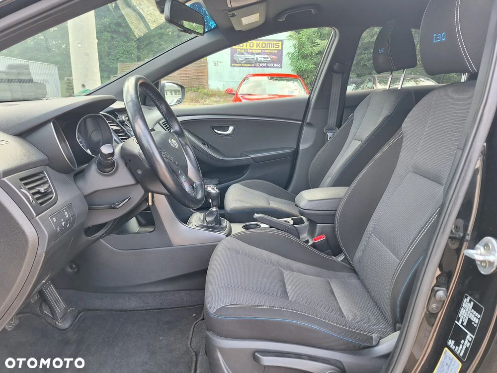 Hyundai i30 blue Kombi 1.6 GDi Passion - 22