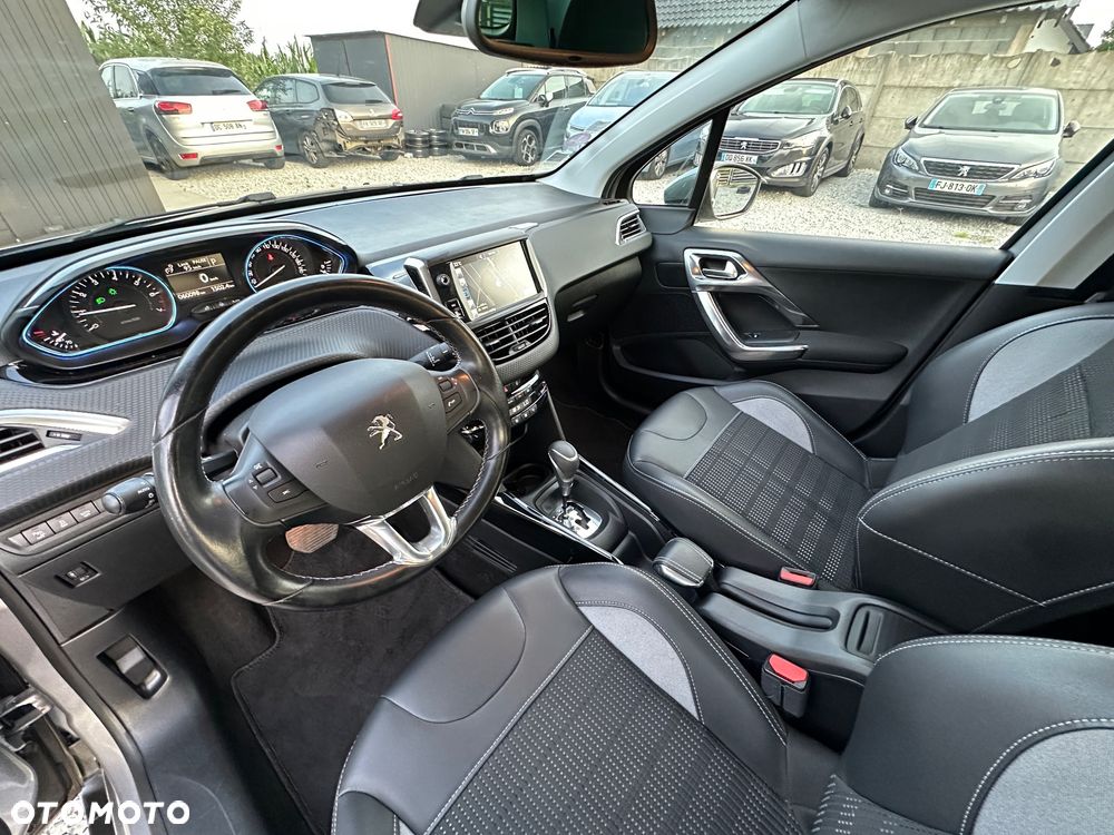Peugeot 2008 1.2 Pure Tech Active S&S EAT6 - 11