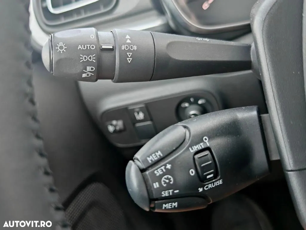 Citroën C3 1.2 PureTech S&S EAT6 Shine - 24