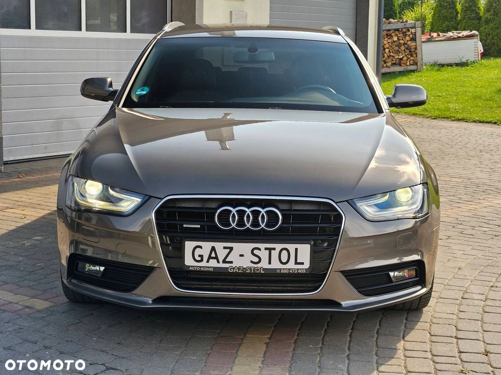 Audi A4 Avant 2.0 TDI DPF quattro S line Sportpaket - 4