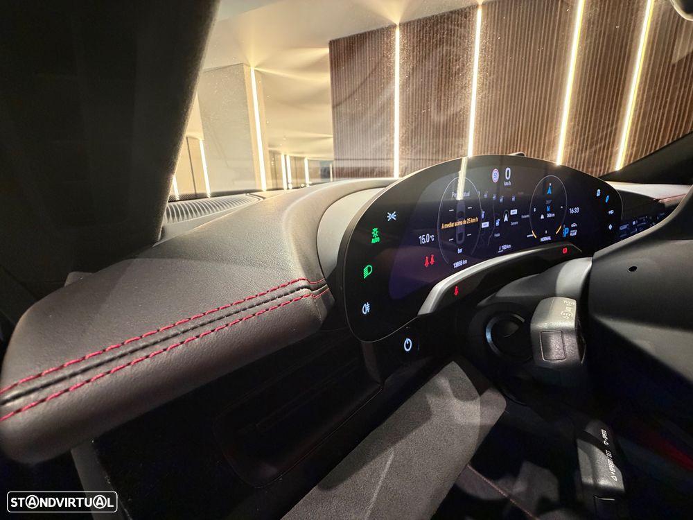 Porsche Taycan GTS - 41