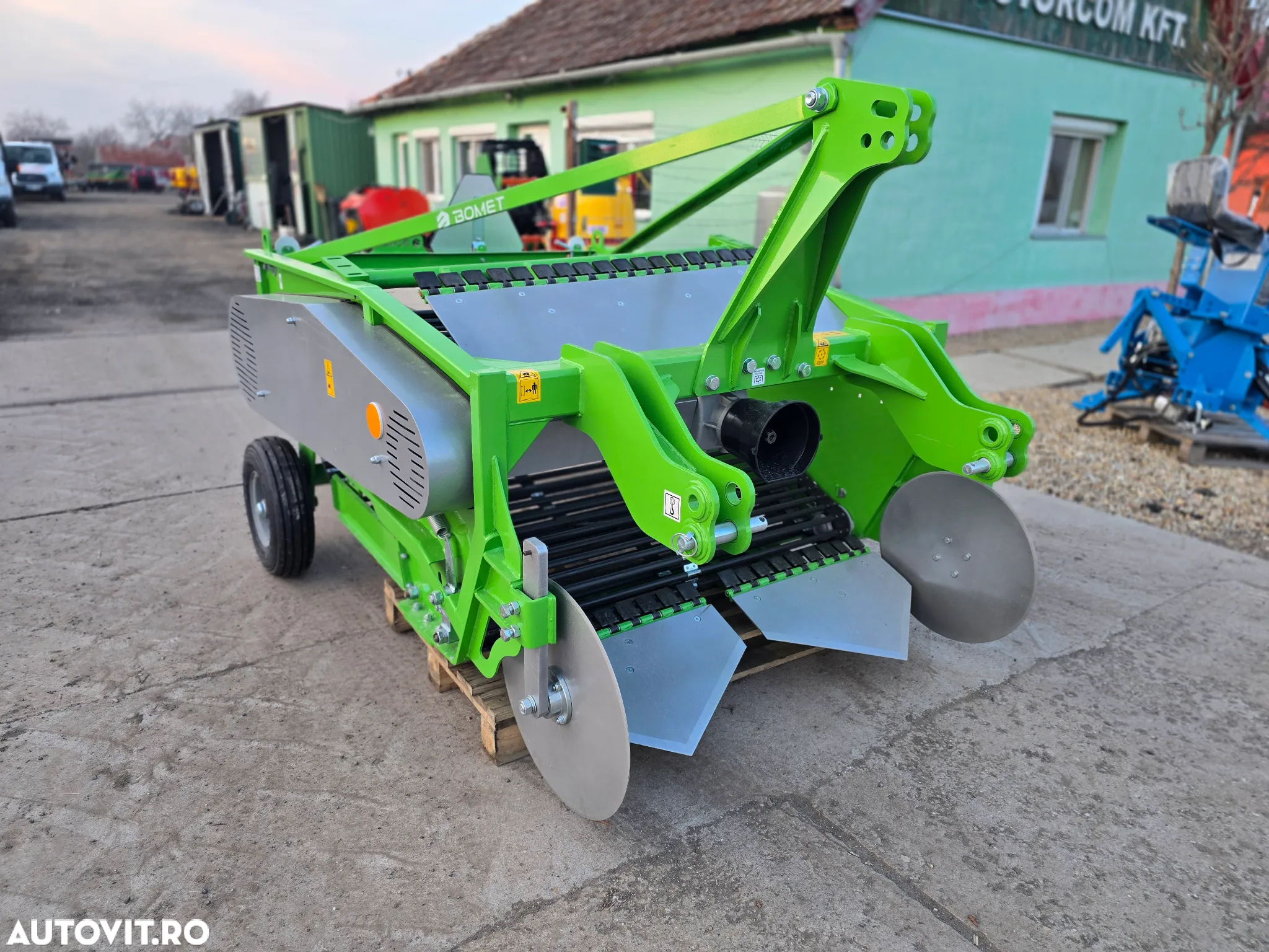 BOMET UPUS Z656 - 9