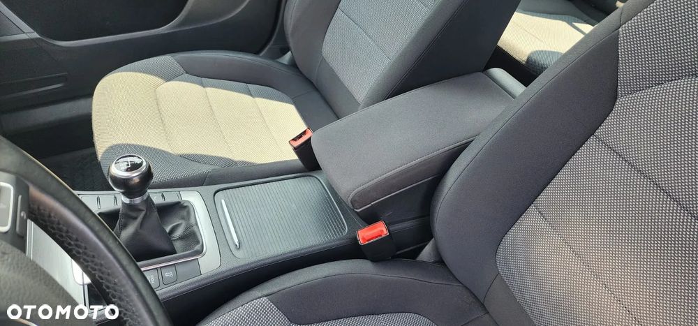 Volkswagen Passat 2.0 TDI DPF Comfortline - 20