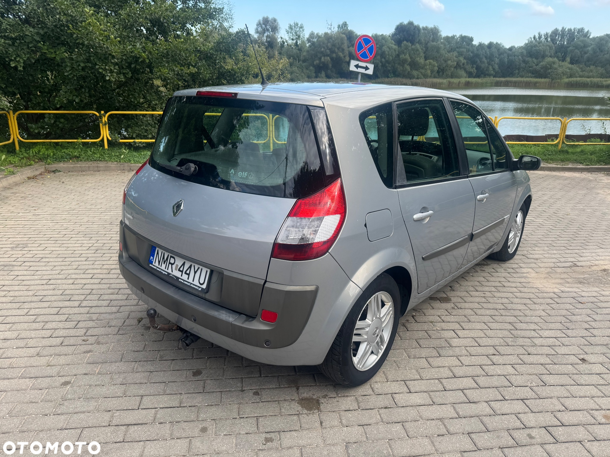 Renault Scenic 1.9 dCi Emotion - 8