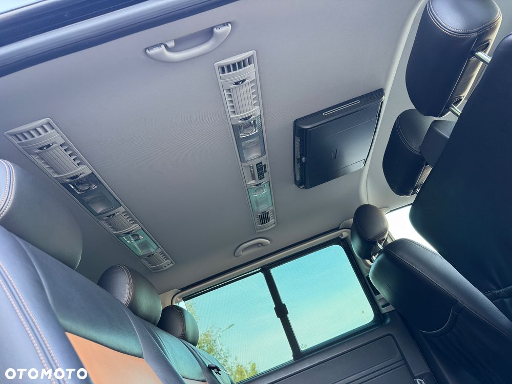Volkswagen Caravelle - 24