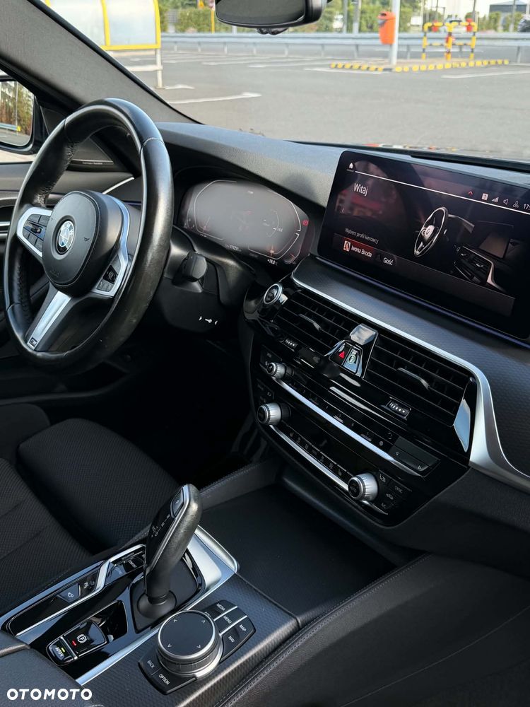 BMW Seria 5 520d MHEV M Sport sport - 15