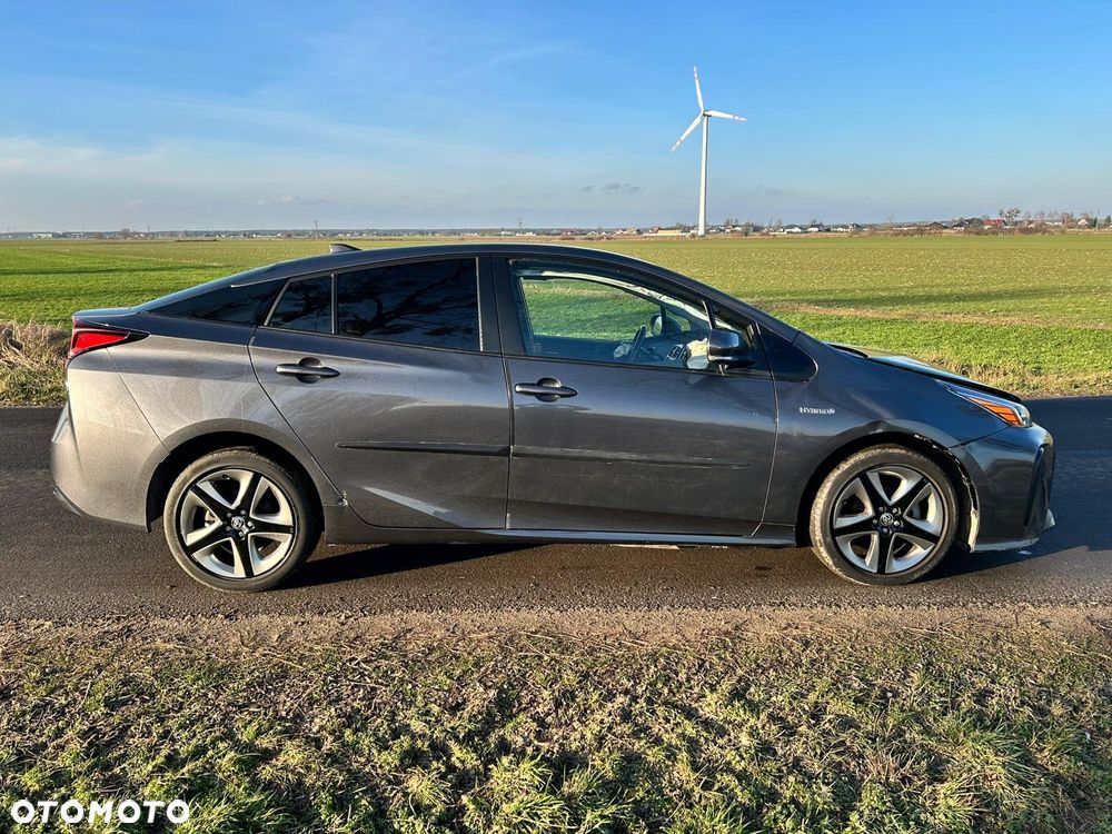 Toyota Prius - 4
