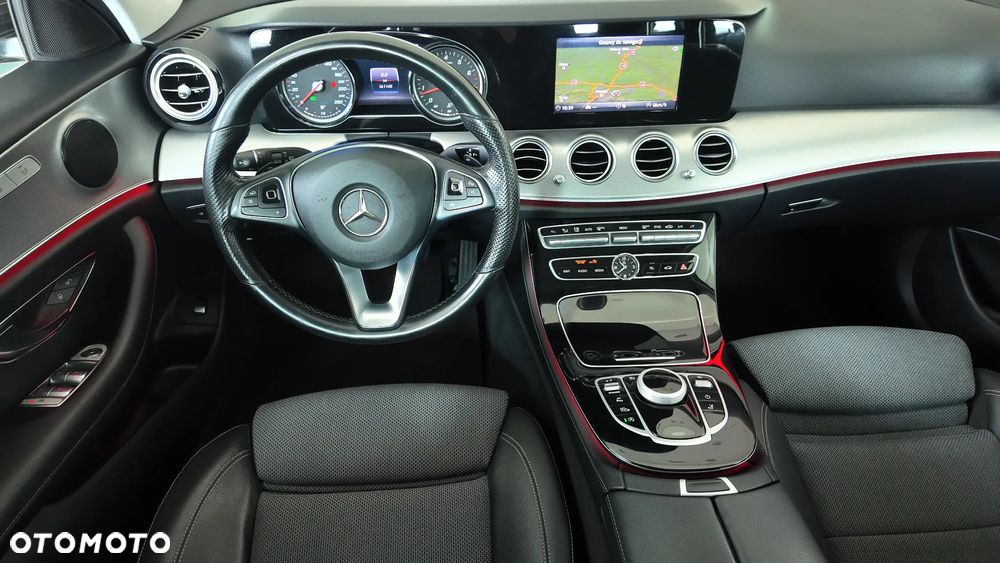 Mercedes-Benz Klasa E 200 T 9G-TRONIC Avantgarde - 26