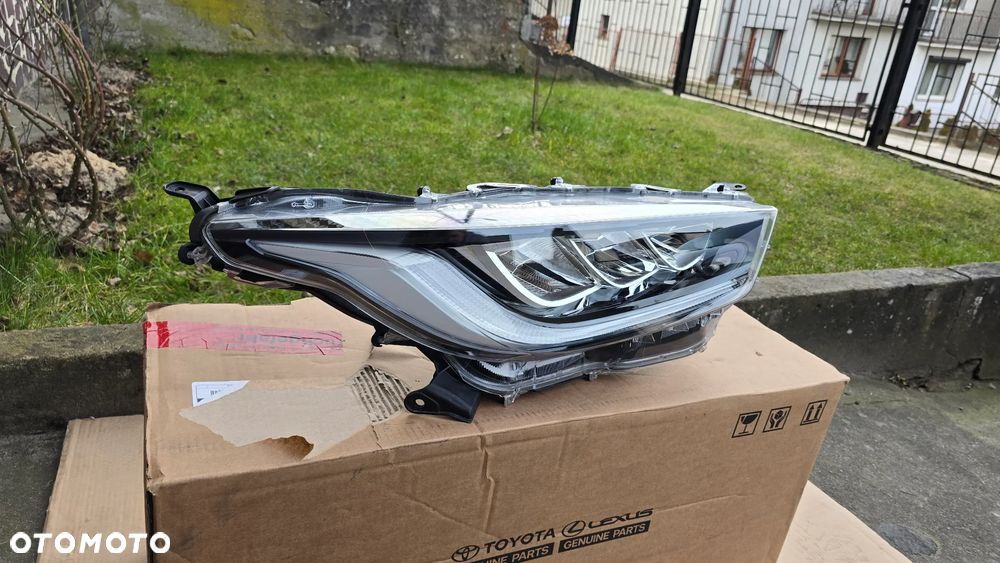 Toyota Yaris IV 20- Lampa Przód Prawa FULL LED Oryginał Ładna - 2
