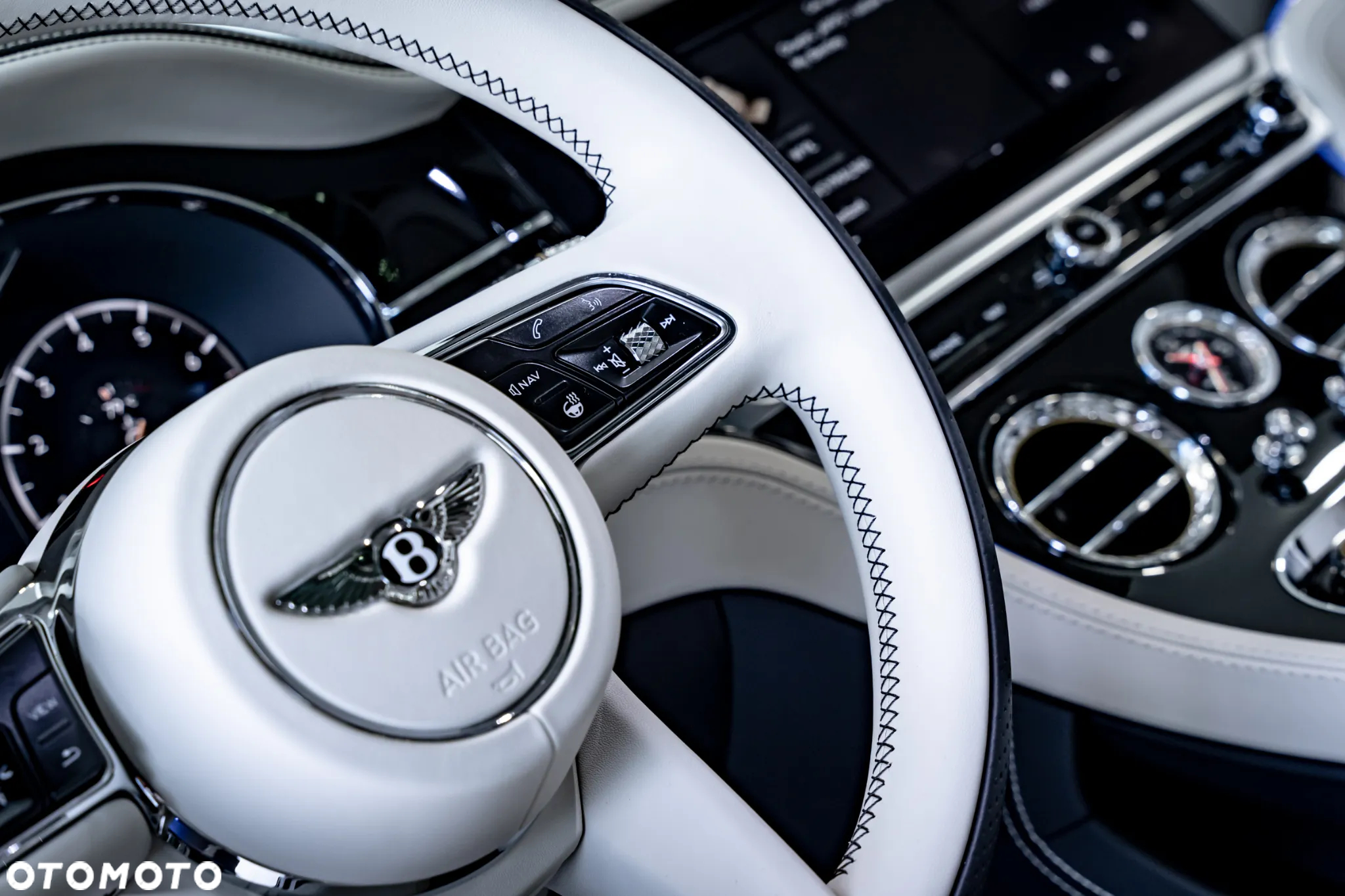Bentley Continental GT New V8 - 27