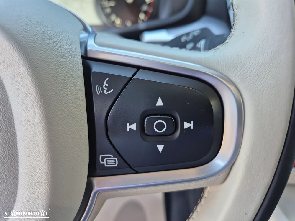 Volvo V60 2.0 D3 Momentum Plus - 22