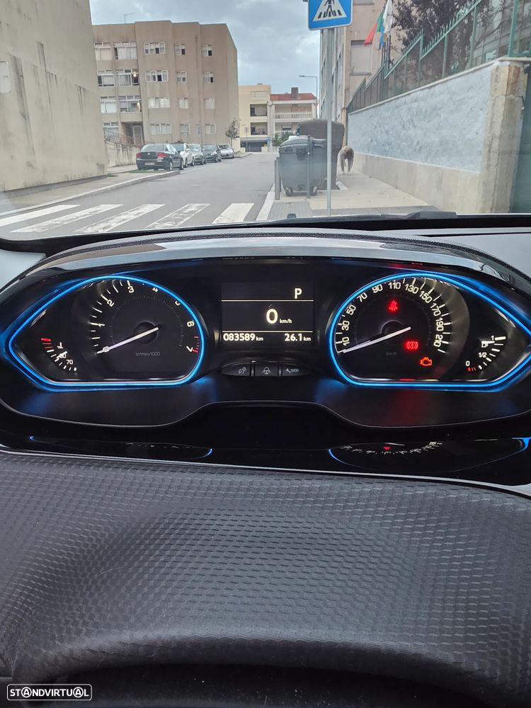 Peugeot 2008 - 9