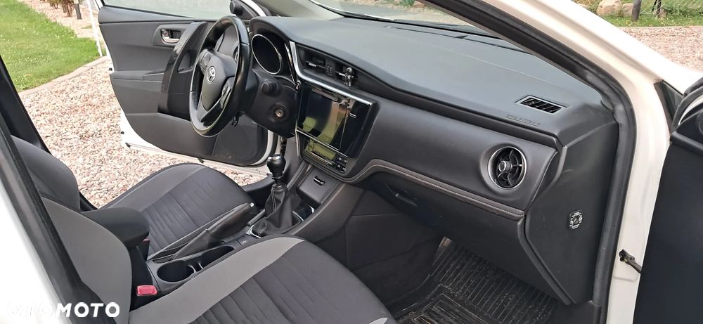 Toyota Auris - 8