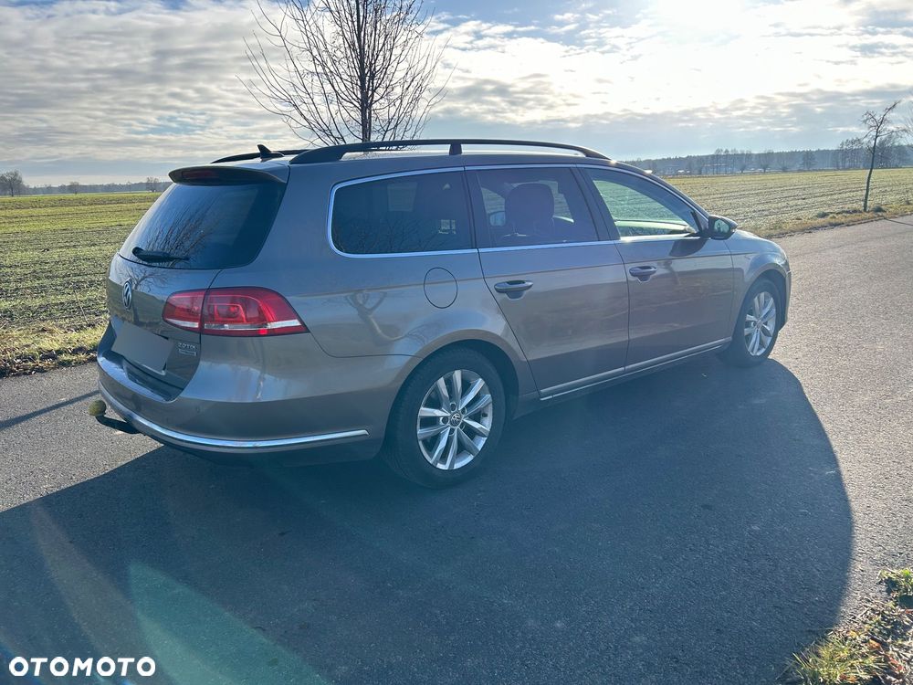 Volkswagen Passat 2.0 TDI Comfortline DSG - 4