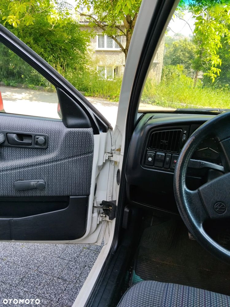 Volkswagen Passat 1.8 CL - 3