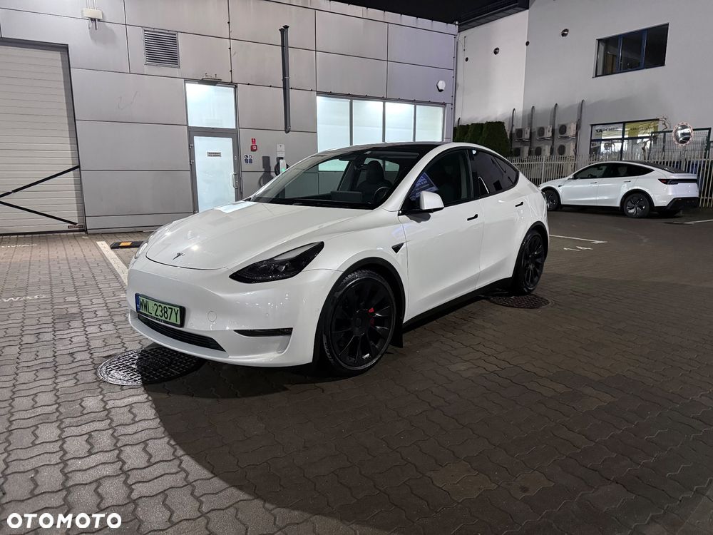 Tesla Y Performance AWD - 1