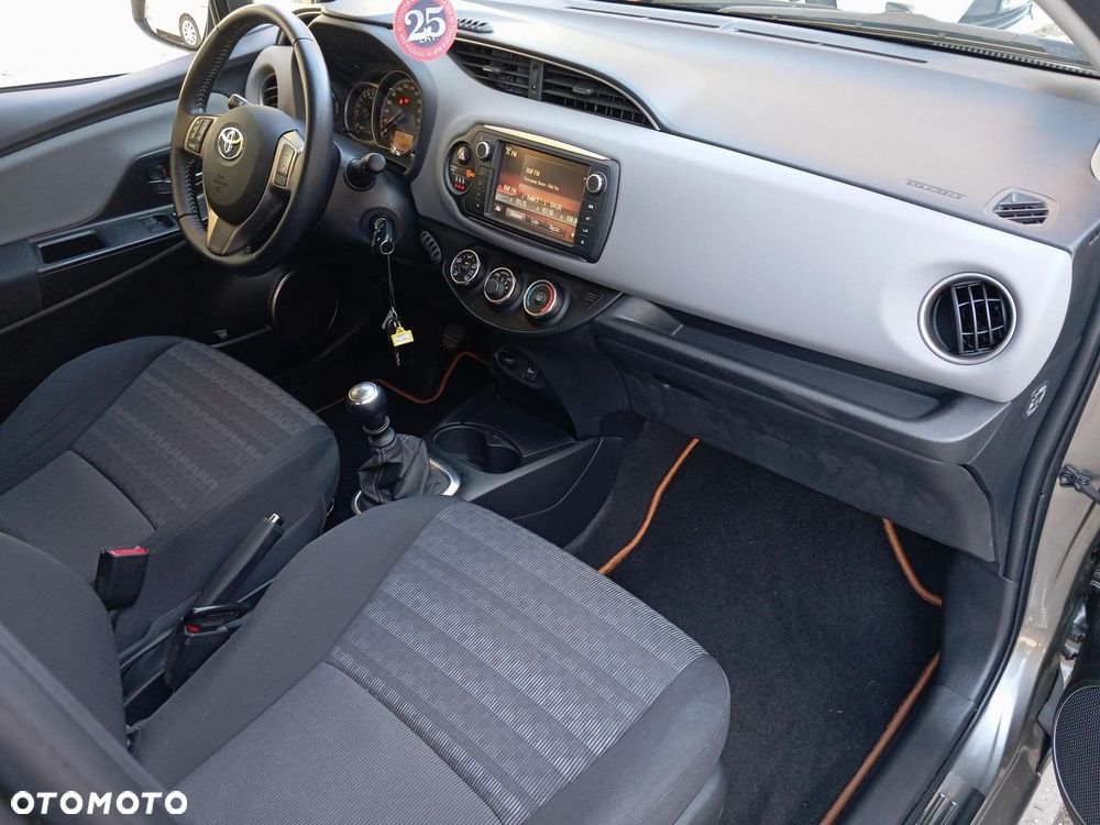 Toyota Yaris - 12