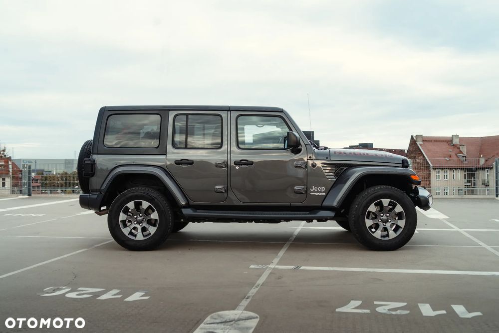 Jeep Wrangler - 2
