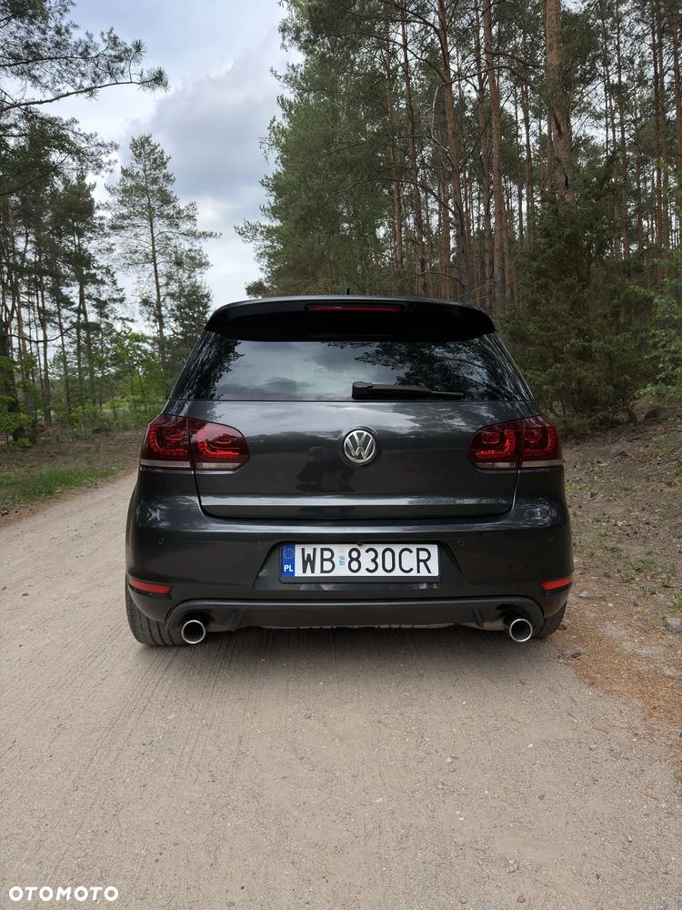 Volkswagen Golf 2.0 GTI - 2
