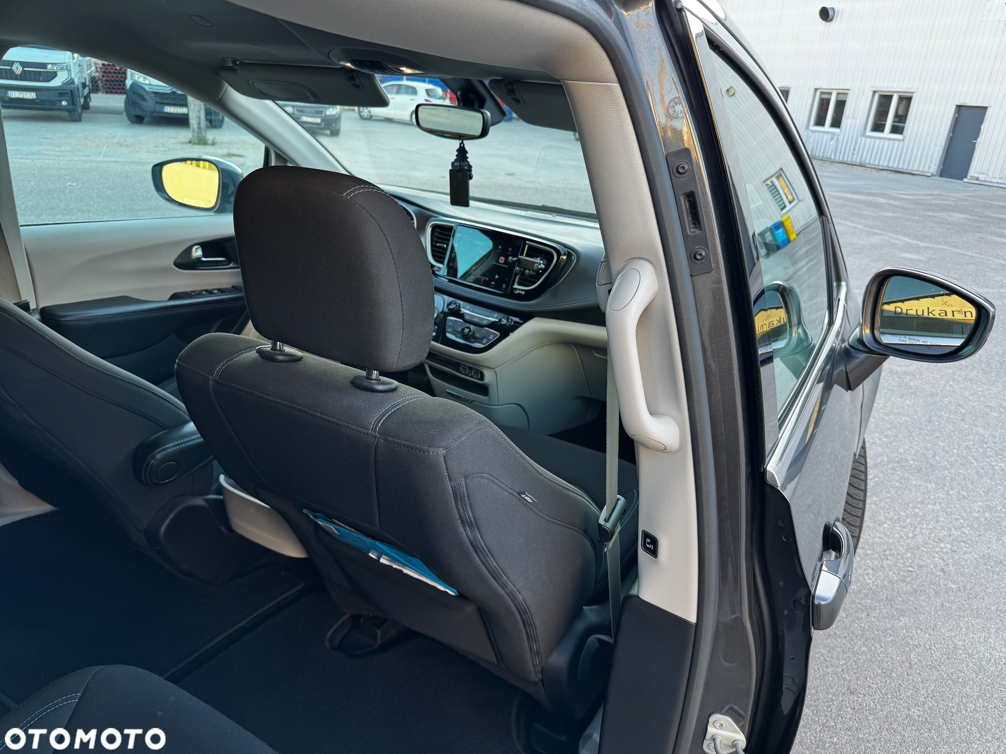 Chrysler Pacifica - 14