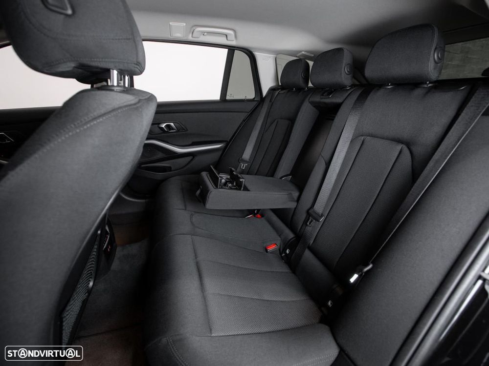 BMW 320 e Touring Auto - 10