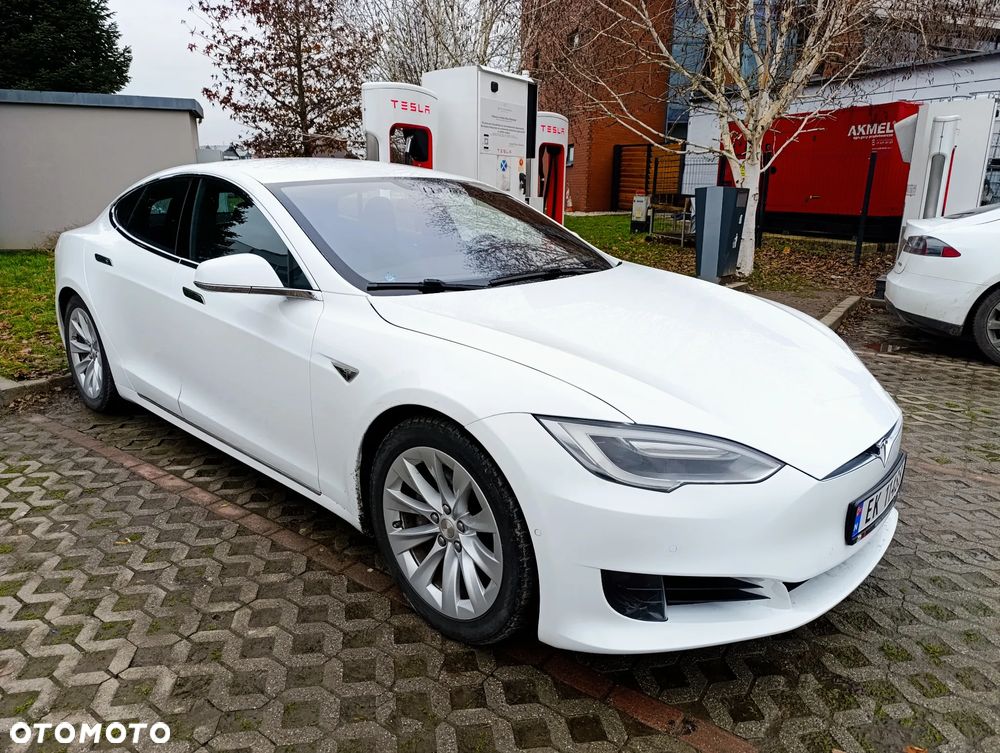Tesla Model S - 13