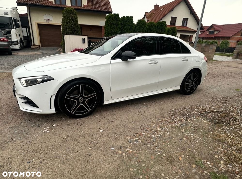 Mercedes-Benz Klasa A 180 d AMG Line 7G-DCT - 3