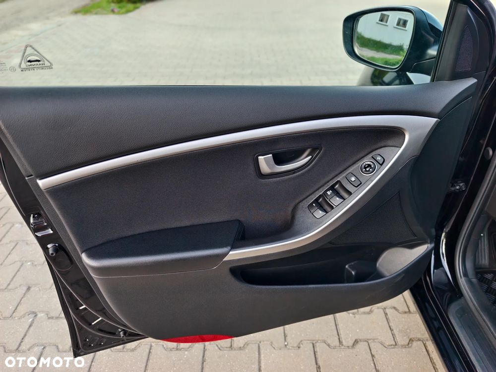 Hyundai i30 Kombi 1.4 Passion Plus - 6