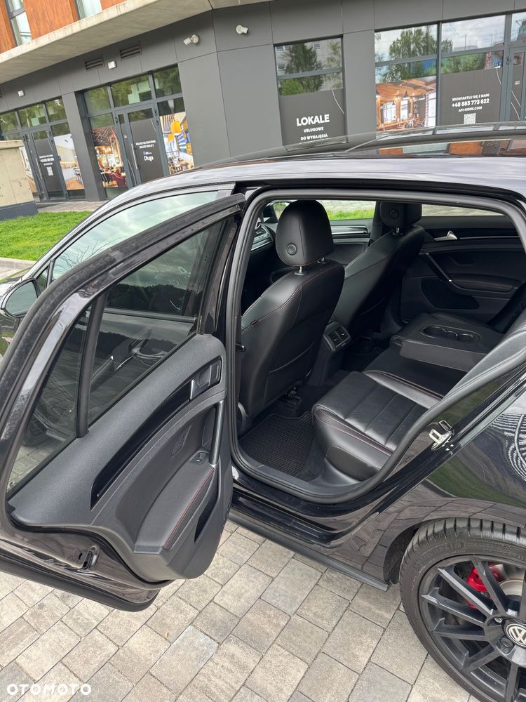 Volkswagen Golf - 18