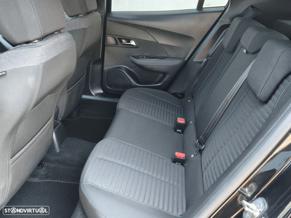 Peugeot 2008 PureTech 130 EAT8 Allure - 32