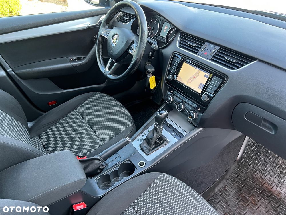 Skoda Octavia 2.0 TDI Ambition DSG - 25